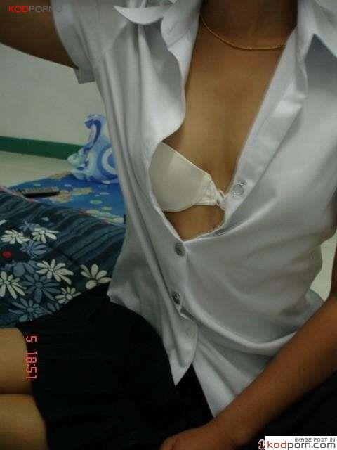 ใครๆก็อยากดูนมดูจิ๋มนักศึกษาไม่รู้ว่าพวกเธอมีอะไรดีนักหนา