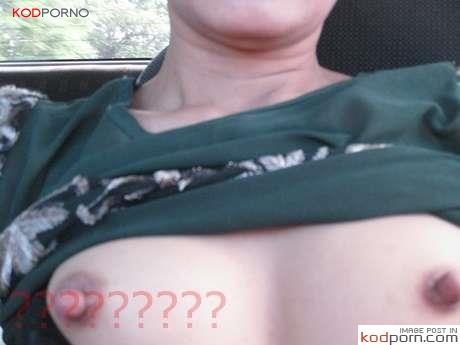 เมียโชว์นมแล้วคลานมาอมควยตอนขับรถอยู่xxxเสียวจนจับพวงมาลัยมือเกร็งเลย