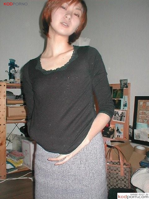 [รูปโป๊ รูปจิ๋ม] สาวน้อย อายุยังน้อยอยู่เลย โดนเย็ดแล้ว แทงสดๆ