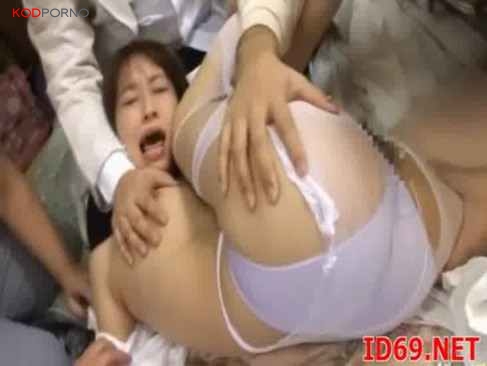 คลิปโป๊ สาวคลิปเย็ดสาวโดนแฟนหลอกมอมยาแล้วให้เพื่อนรุมเย็ด