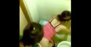 คลิปโป๊ แอบถ่ายเพื่อนเย็ดกับคลิปเย็ดสาวในห้องน้ำผับ