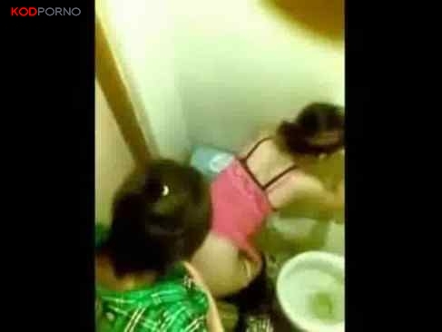 คลิปโป๊ แอบถ่ายเพื่อนเย็ดกับคลิปเย็ดสาวในห้องน้ำผับ