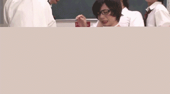 รุมเย็ดเำื้อนสาวร้วมห้อง ต้องเย็ดให้แตก รูปจากหนังโป๊