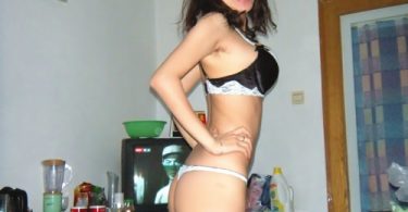 สาวจีนอารมณ์ดี ซ้อมลีลาขย่ม เตรียมตัวเย็ดกับแฟน เอวโครตดี เย็นกัน