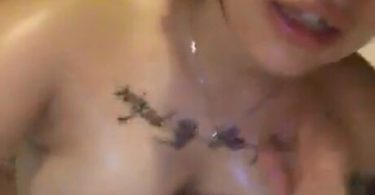 ลีลาเด็ดน่งฟ้าสาวในอ่างอาบน้ำ สวยน้ำกระเด็นเลยทีเดียว xxx