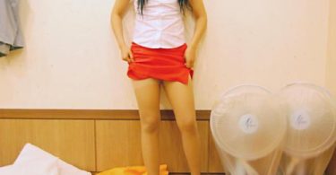 ลีลายามว่างของสาวกนะโปรงแดงแยงหีโชว์เสียวซะงั้น โชว์หี